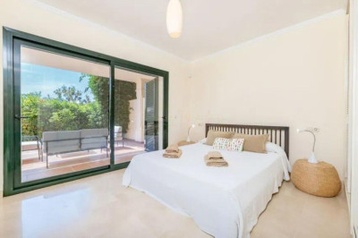 1 Bedroom Middle Floor Apartment in Marbella - Image 2