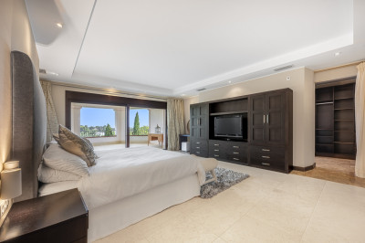 7 Bedroom Detached Villa in Sotogrande Alto - Image 4