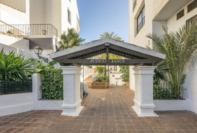2 Bedroom Middle Floor Apartment in Puerto Banús - Image 4
