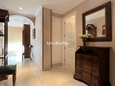 2 Bedroom Middle Floor Apartment in Marbella - Image 2