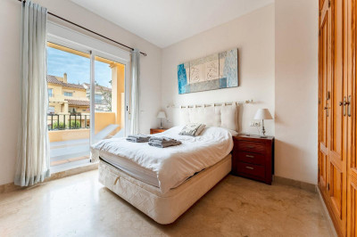 2 Bedroom Middle Floor Apartment in La Cala de Mijas - Image 5