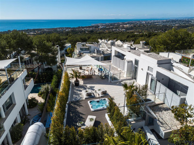 4 Bedroom Semi-Detached House in Sierra Blanca - Image 1