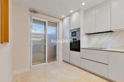 3 Bedroom Middle Floor Apartment in Marbella - Image 5