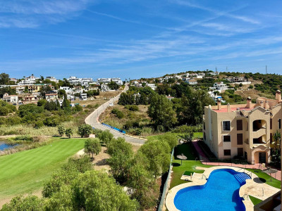 2 Bedroom Penthouse in Estepona - Image 2