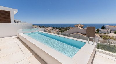 5 Bedroom Detached Villa in Benalmadena - Image 2