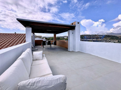 3 Bedroom Detached Villa in Estepona - Image 4