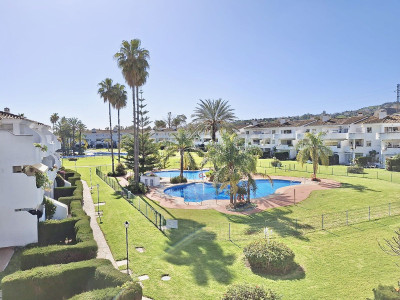3 Bedroom Middle Floor Apartment in Mijas Golf - Image 1
