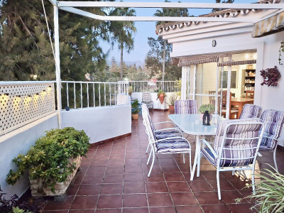 3 Bedroom Middle Floor Apartment in Mijas Golf - Image 3