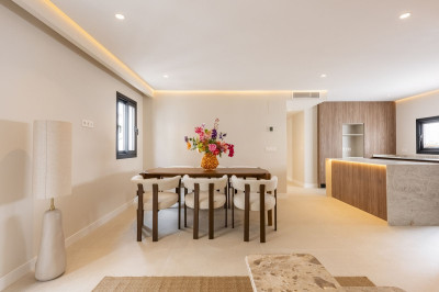 4 Bedroom Top Floor Apartment in Estepona