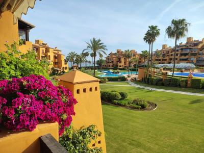 3 Bedroom Middle Floor Apartment in Estepona - Image 2