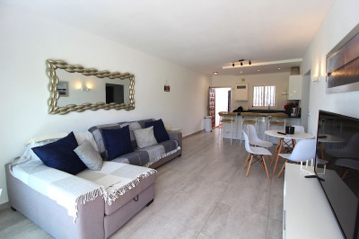 2 Bedroom Ground Floor Apartment in El Paraiso - Image 2