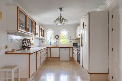 5 Bedroom Detached Villa in Calahonda - Image 4