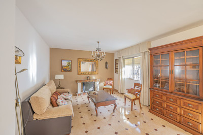 5 Bedroom Detached Villa in Marbella - Image 5