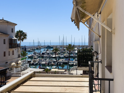 2 Bedroom Middle Floor Apartment in La Duquesa - Image 2