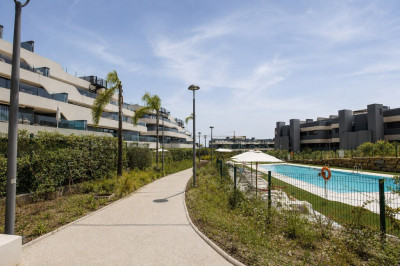 3 Bedroom Ground Floor Apartment in Estepona - Image 2