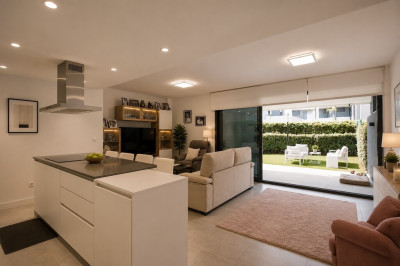 3 Bedroom Ground Floor Apartment in Estepona - Image 5