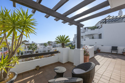 2 Bedroom Middle Floor Apartment in La Alcaidesa - Image 5
