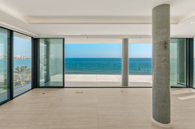 4 Bedroom Penthouse Duplex in Estepona - Image 4