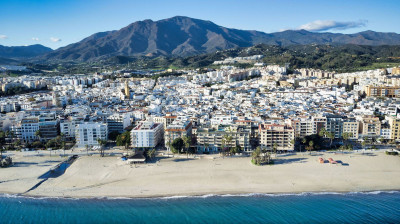 3 Bedroom Penthouse in Estepona - Image 1