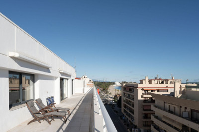 3 Bedroom Penthouse in Estepona - Image 3