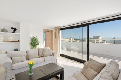 3 Bedroom Penthouse in Estepona - Image 5