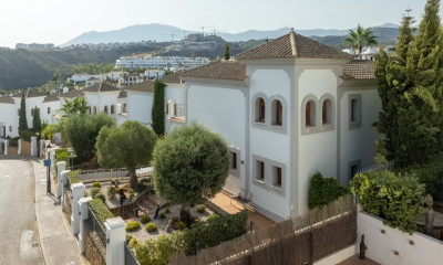 4 Bedroom Detached Villa in Estepona - Image 3
