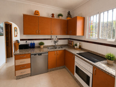 2 Bedroom Detached Villa in Manilva - Image 4