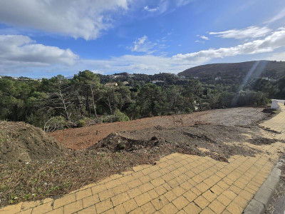Residential Plot in Benahavís - Image 2