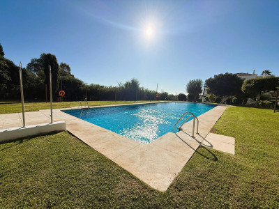 2 Bedroom Middle Floor Apartment in Río Real