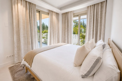 3 Bedroom Middle Floor Apartment in The Golden Mile - Image 5