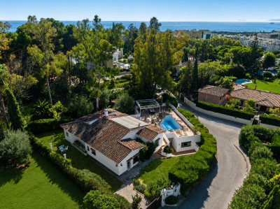 4 Bedroom Detached Villa in Marbella - Image 1