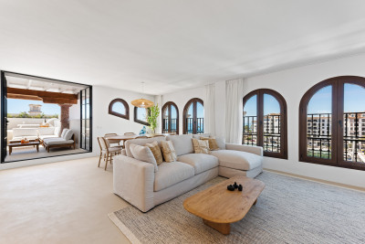 4 Bedroom Penthouse Duplex in La Duquesa - Image 4