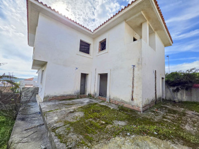 4 Bedroom Semi-Detached House in La Duquesa - Image 4