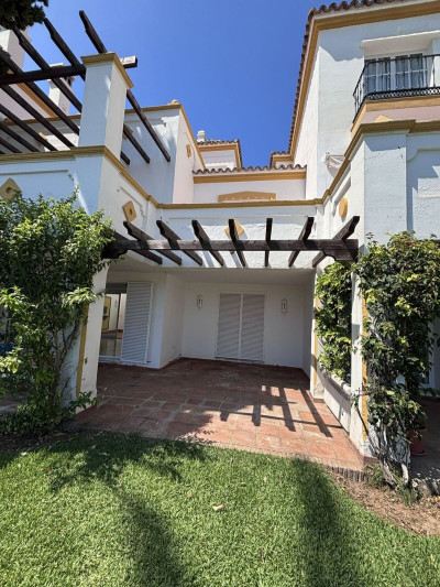 3 Bedroom Townhouse in Estepona - Image 3