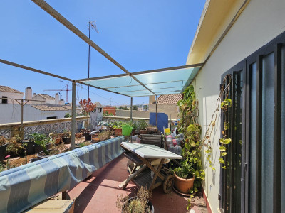 5 Bedroom Semi-Detached House in Estepona - Image 4