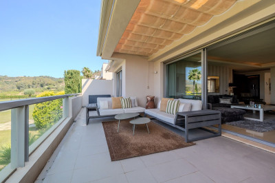 3 Bedroom Ground Floor Apartment in Benahavís - Image 2