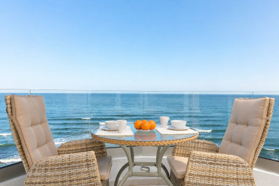 1 Bedroom Middle Floor Apartment in Calahonda - Image 1