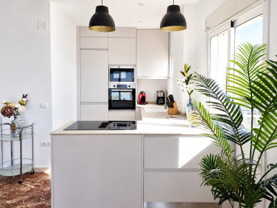 1 Bedroom Middle Floor Apartment in Calahonda - Image 3