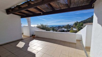 2 Bedroom Middle Floor Apartment in Benalmadena Costa - Image 1
