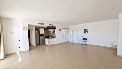 2 Bedroom Middle Floor Apartment in Benalmadena Costa - Image 3