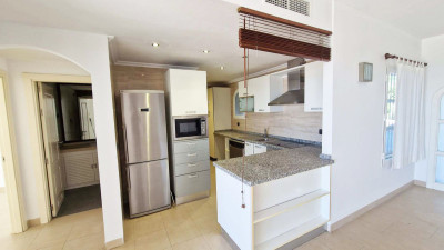 2 Bedroom Middle Floor Apartment in Benalmadena Costa - Image 4
