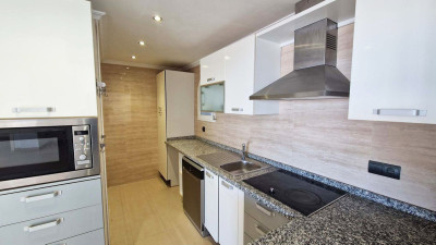 2 Bedroom Middle Floor Apartment in Benalmadena Costa - Image 5