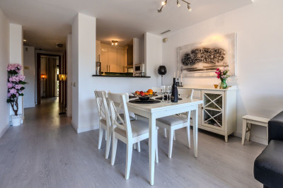2 Bedroom Middle Floor Apartment in Río Real - Image 5
