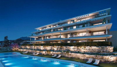 3 Bedroom Middle Floor Apartment in Estepona - Image 1