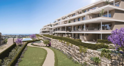 3 Bedroom Middle Floor Apartment in Estepona - Image 2