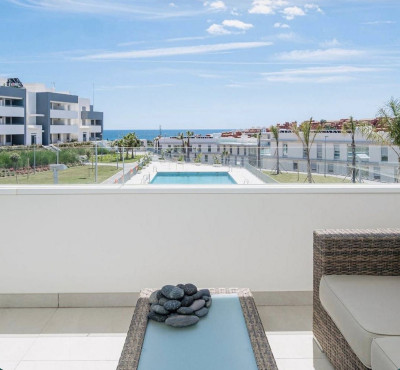 3 Bedroom Middle Floor Apartment in Estepona - Image 1
