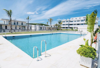 3 Bedroom Middle Floor Apartment in Estepona - Image 3