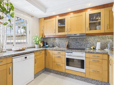 3 Bedroom Townhouse in Estepona - Image 5