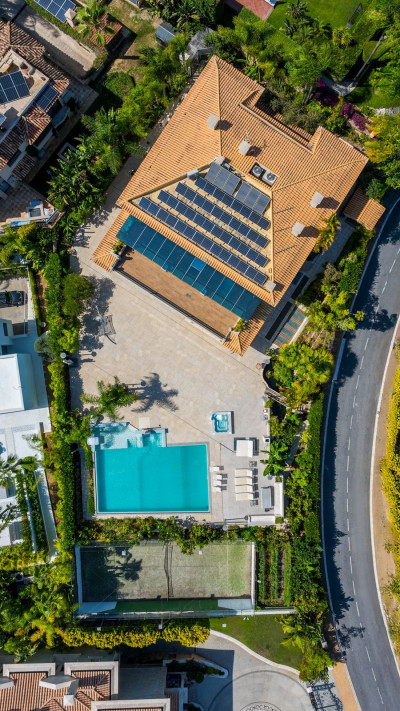 8 Bedroom Detached Villa in Bahía de Marbella - Image 4