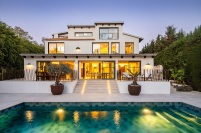 5 Bedroom Detached Villa in Nueva Andalucía - Image 1